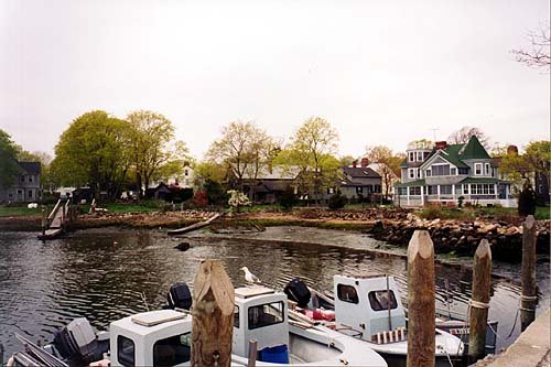 Loading 74K - Old Yellow and End-O-Main from the Village Dock